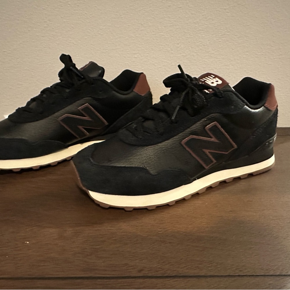 New Balance Men's Black and Brown Sneakers